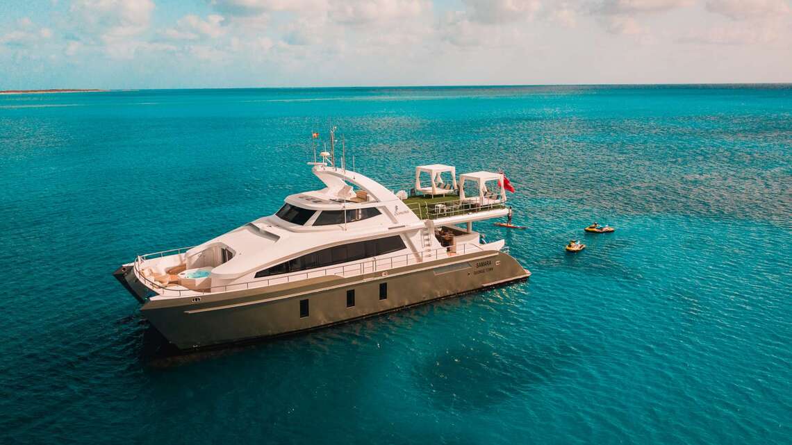 rent catamaran in bahamas