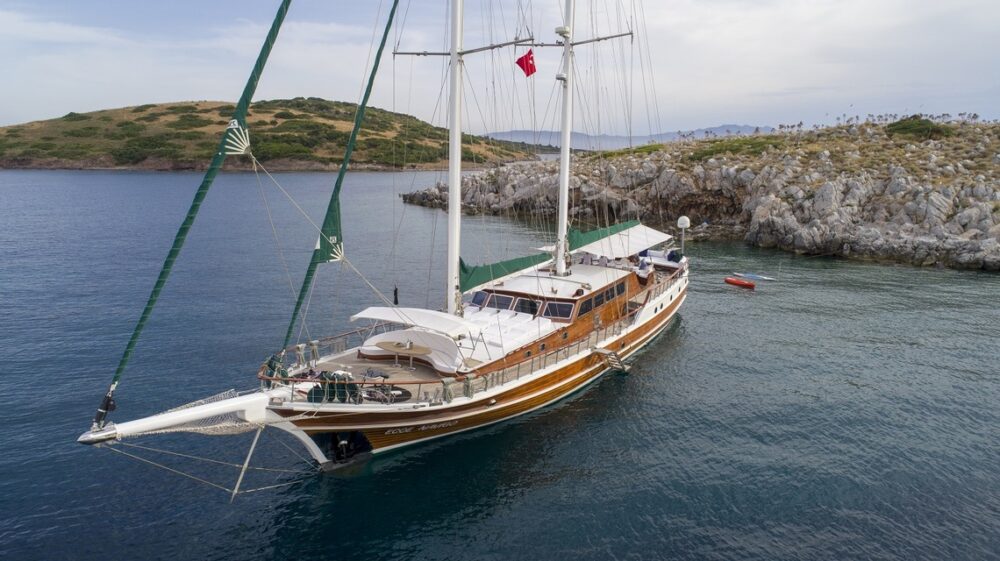 Last-minute deals in Greece - Yacht Special