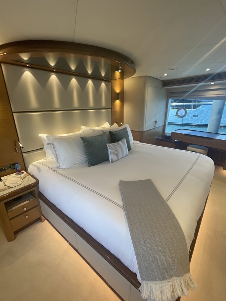 motor yacht freedom master stateroom, new england charter yacht